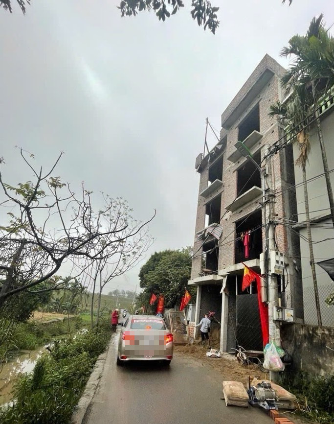 LIÊN MẠC -NHÀ MỚI- THANG MÁY- Ô TÔ 7 CHỖ ĐỖ CỔNG – CHỈ VIỆC XÁCH VALY VỀ Ở.